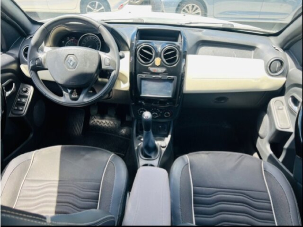 RENAULT DUSTER