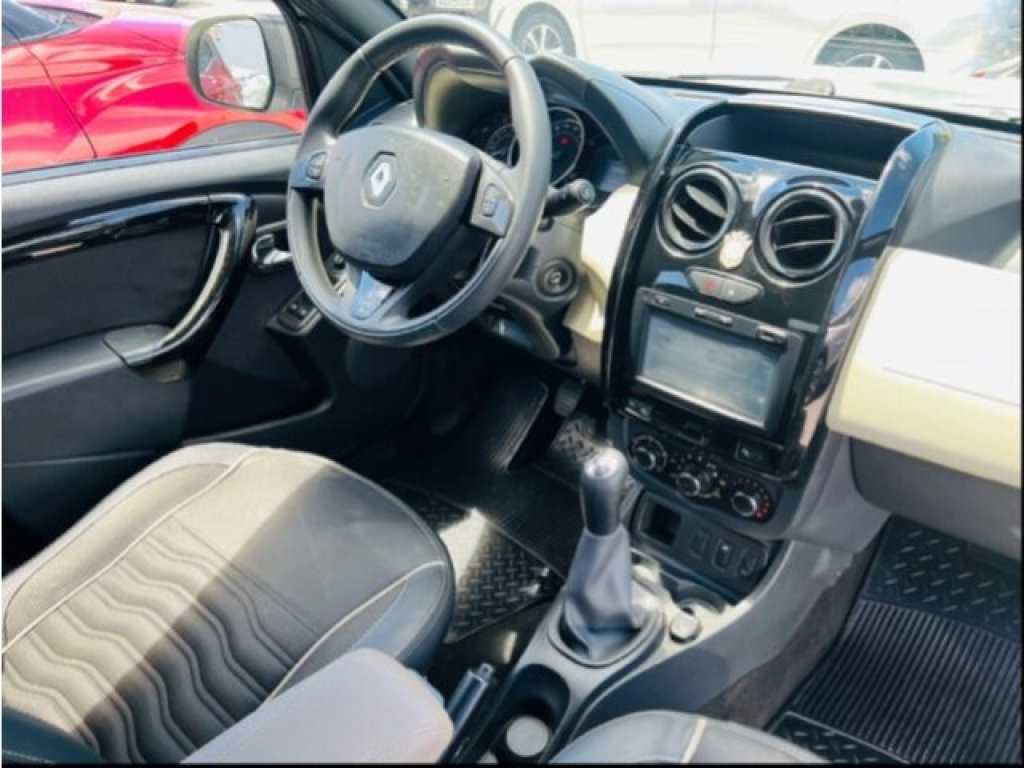 RENAULT DUSTER
