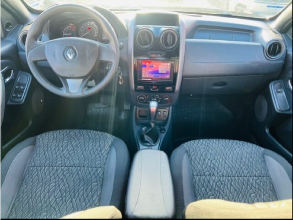 RENAULT DUSTER