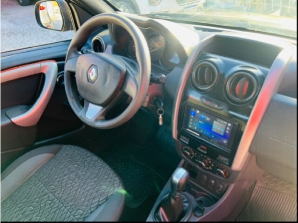RENAULT DUSTER