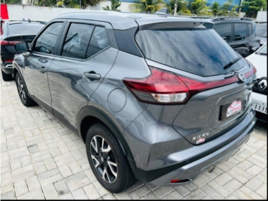 NISSAN KICKS