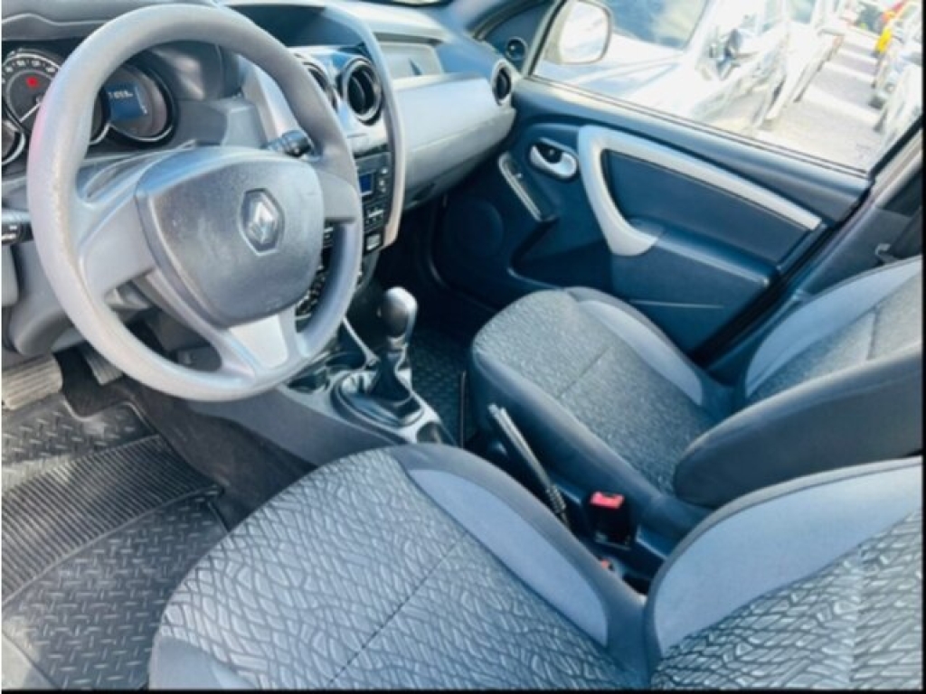 RENAULT DUSTER