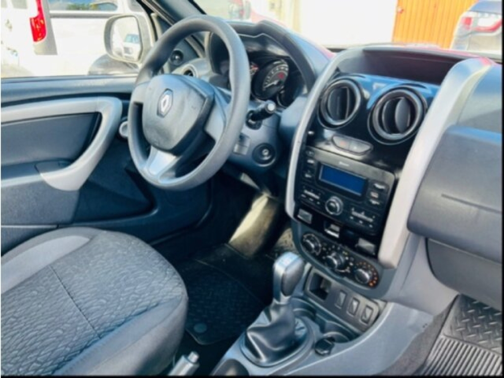 RENAULT DUSTER