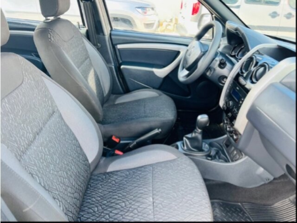 RENAULT DUSTER