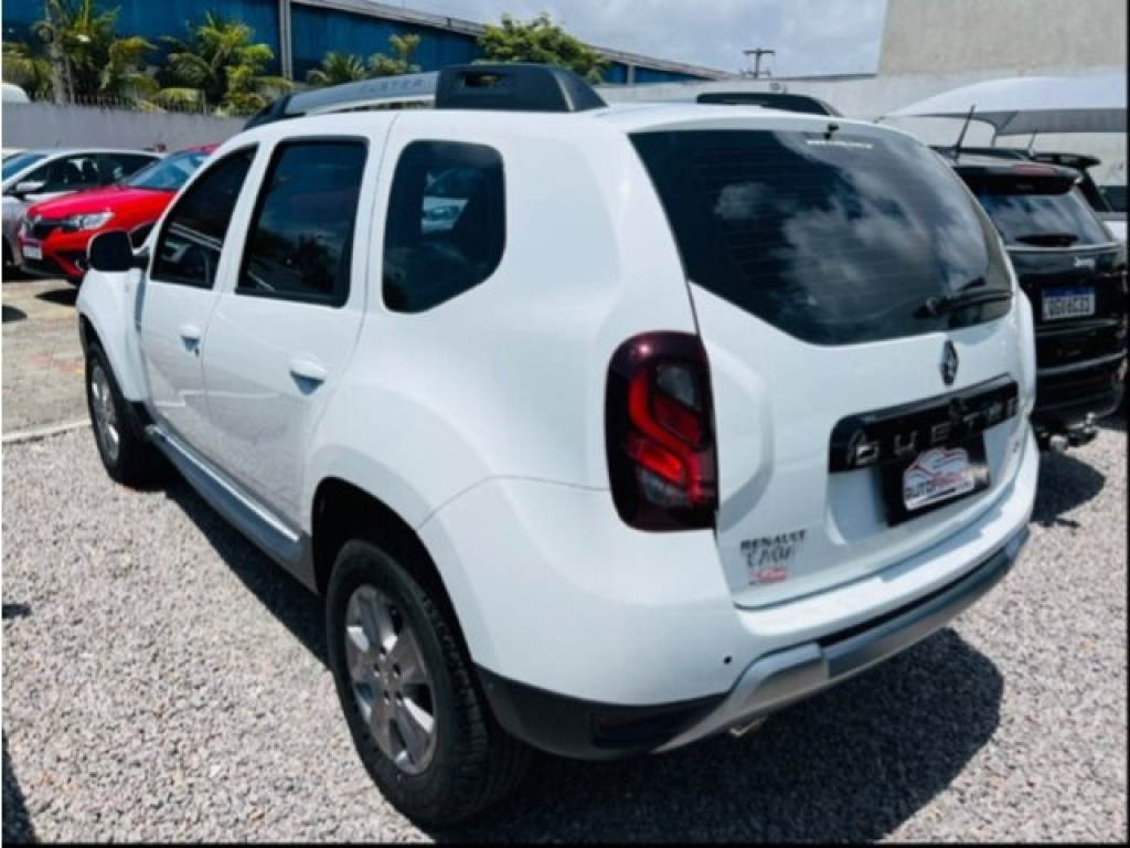 RENAULT DUSTER