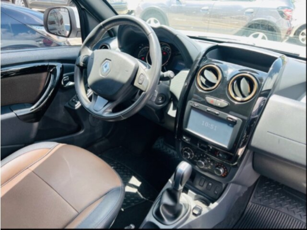 RENAULT DUSTER